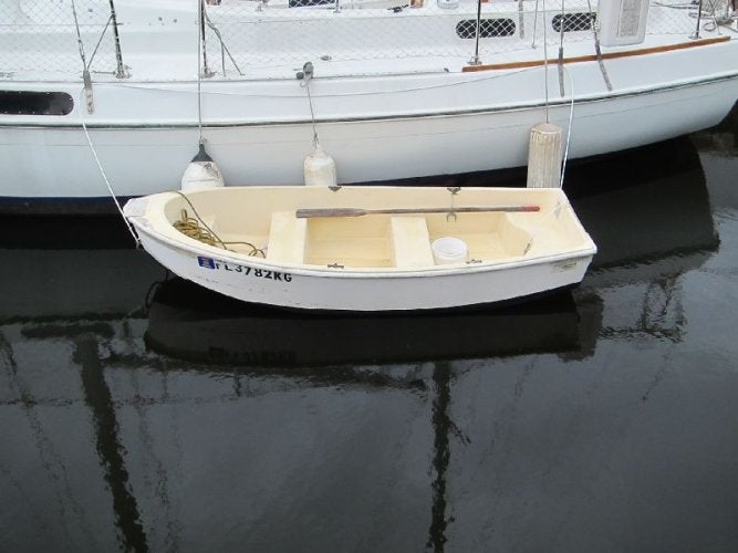 Dinghy in water.jpg Dinghy in water.jpg